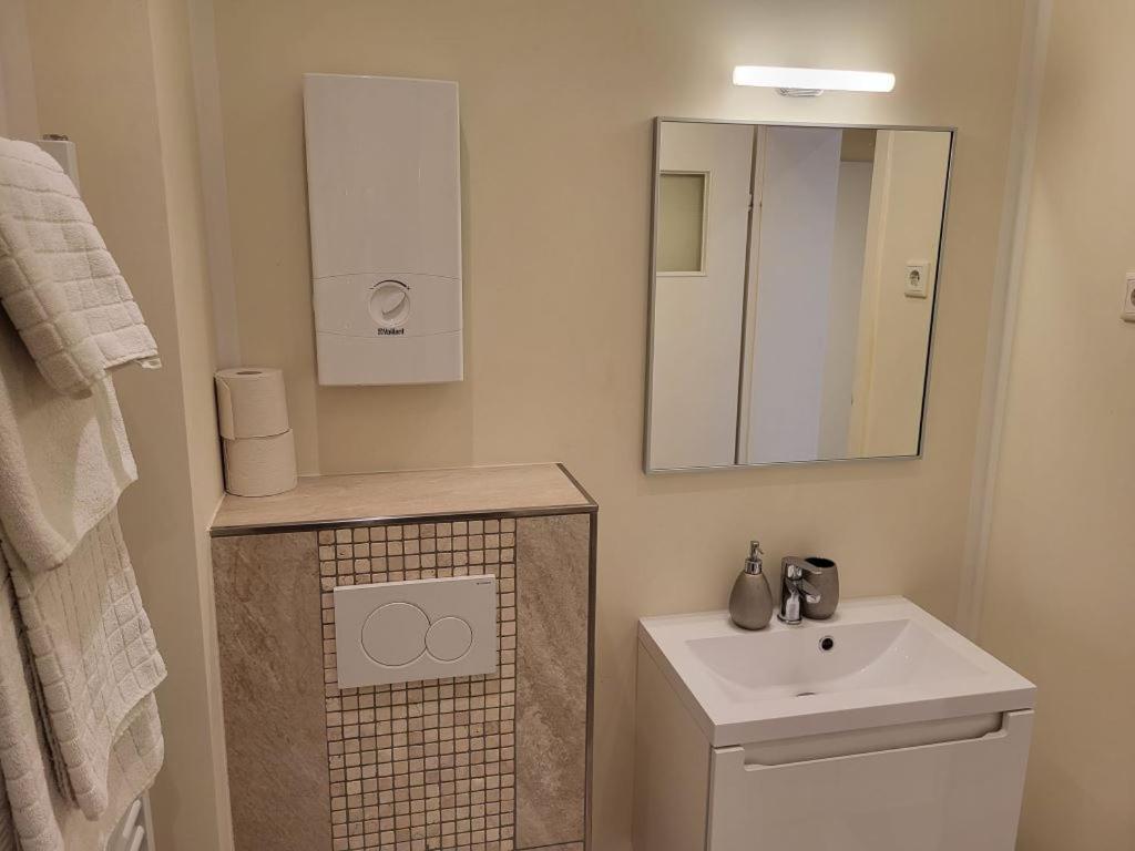 Design Apartment Naehe Duesseldorf Krefeld Esterno foto