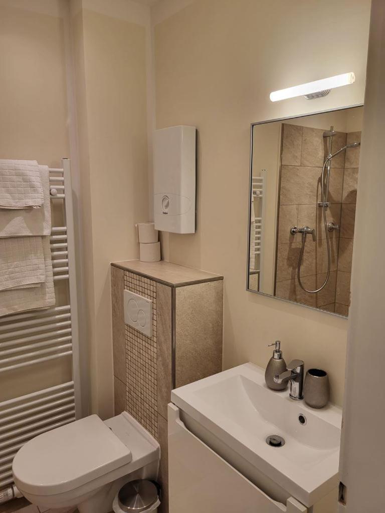Design Apartment Naehe Duesseldorf Krefeld Esterno foto