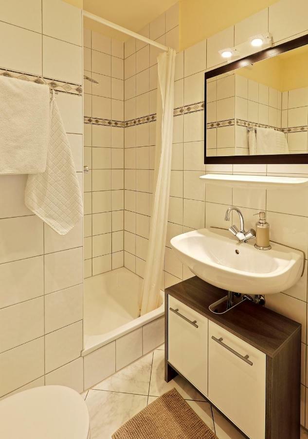 Design Apartment Naehe Duesseldorf Krefeld Esterno foto
